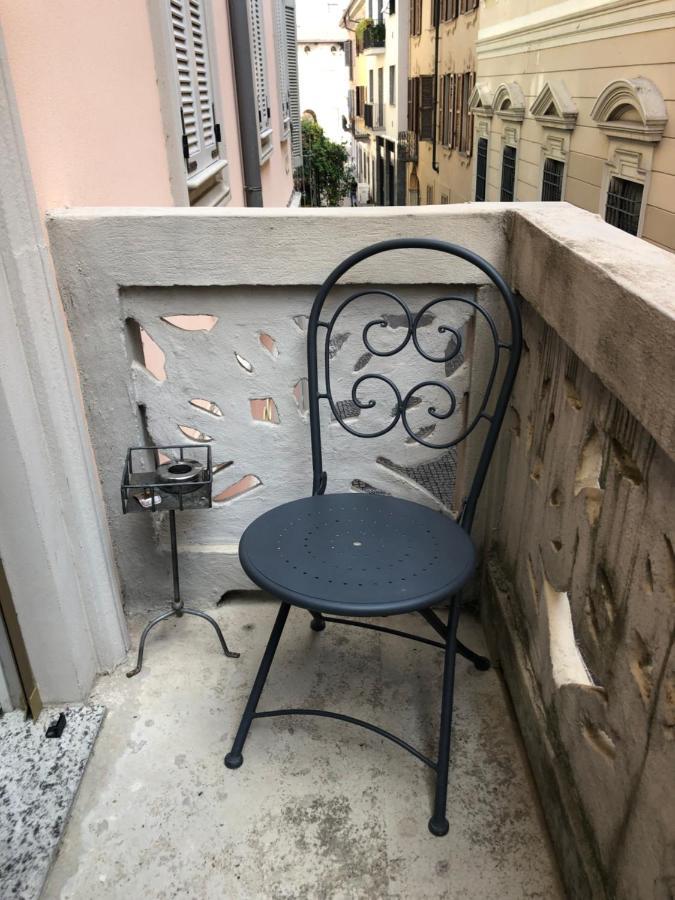 Emma Home Adiacente Alla Piazza Ducale Виджевано Экстерьер фото