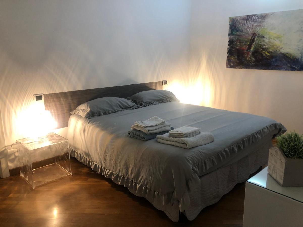 Emma Home Adiacente Alla Piazza Ducale Виджевано Экстерьер фото