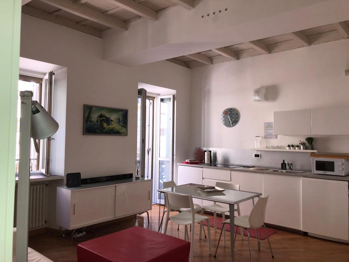 Emma Home Adiacente Alla Piazza Ducale Виджевано Экстерьер фото