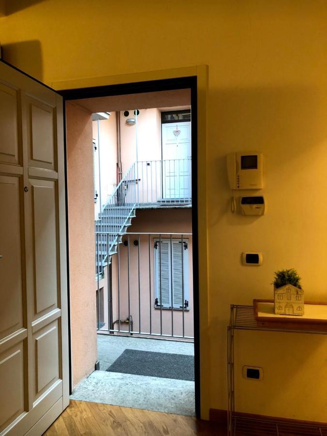 Emma Home Adiacente Alla Piazza Ducale Виджевано Экстерьер фото